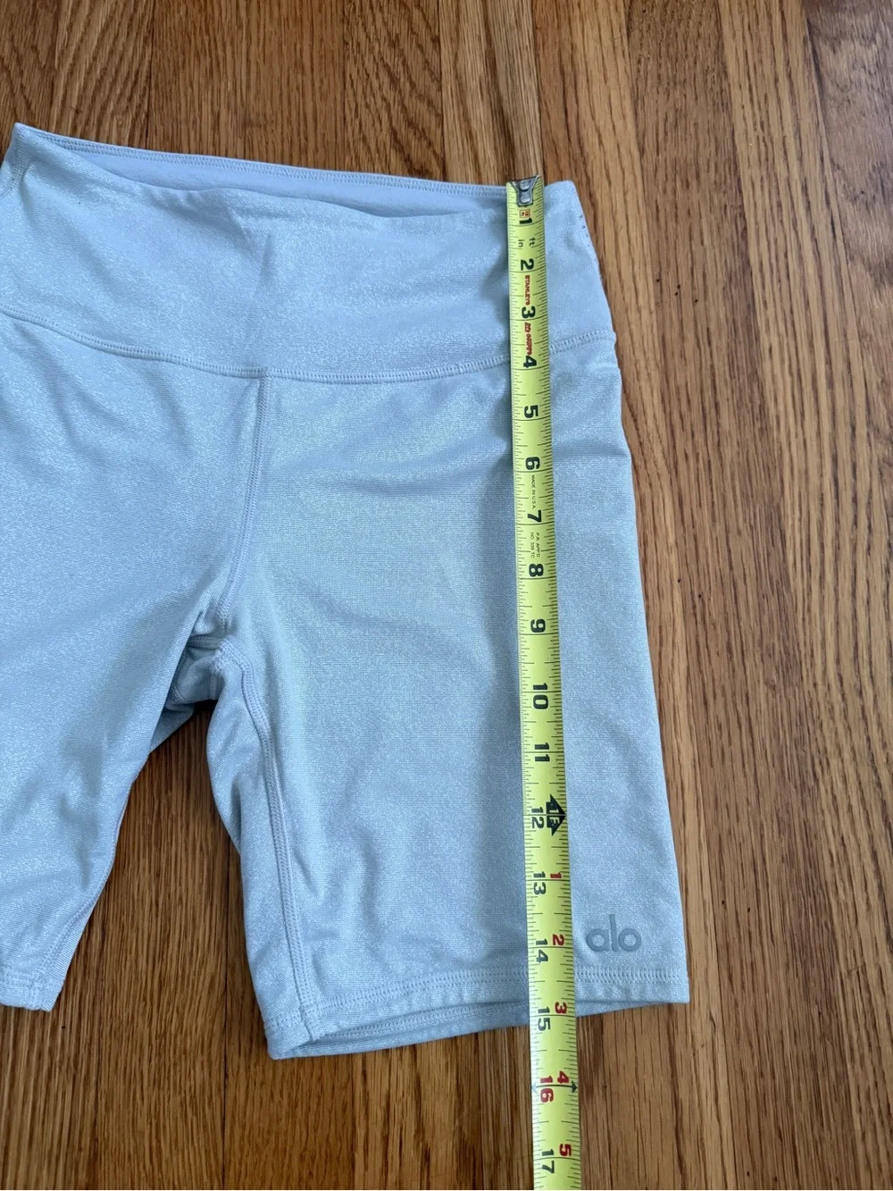 Alo yoga silver shimmer glitter athletic biker shorts XSmall